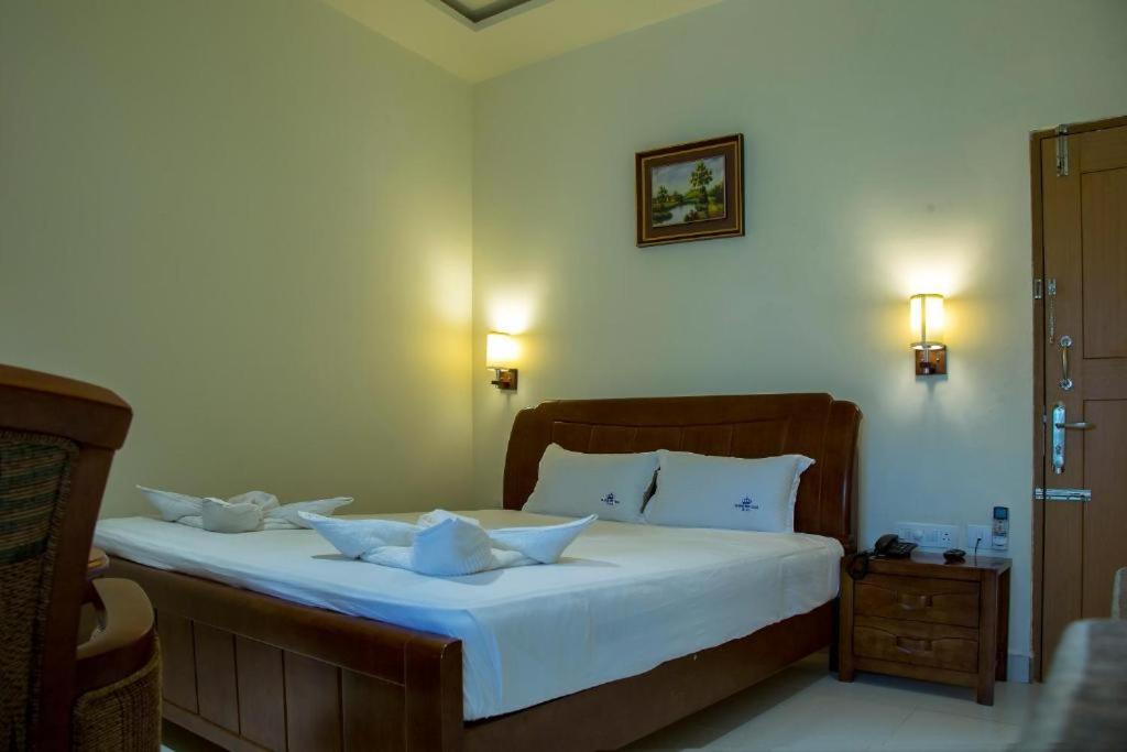 The Grand White Palace - Housity