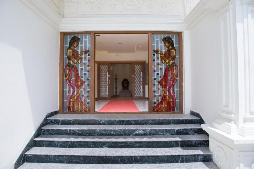 The Grand White Palace - Housity
