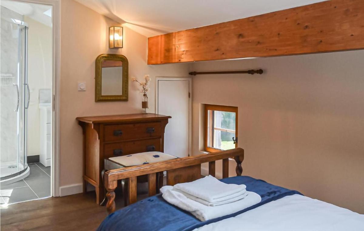 Suitetrails - Stunning Home In Poitou Charentes With Jacuzzi, Wifi And Outdoor Swimming Pool