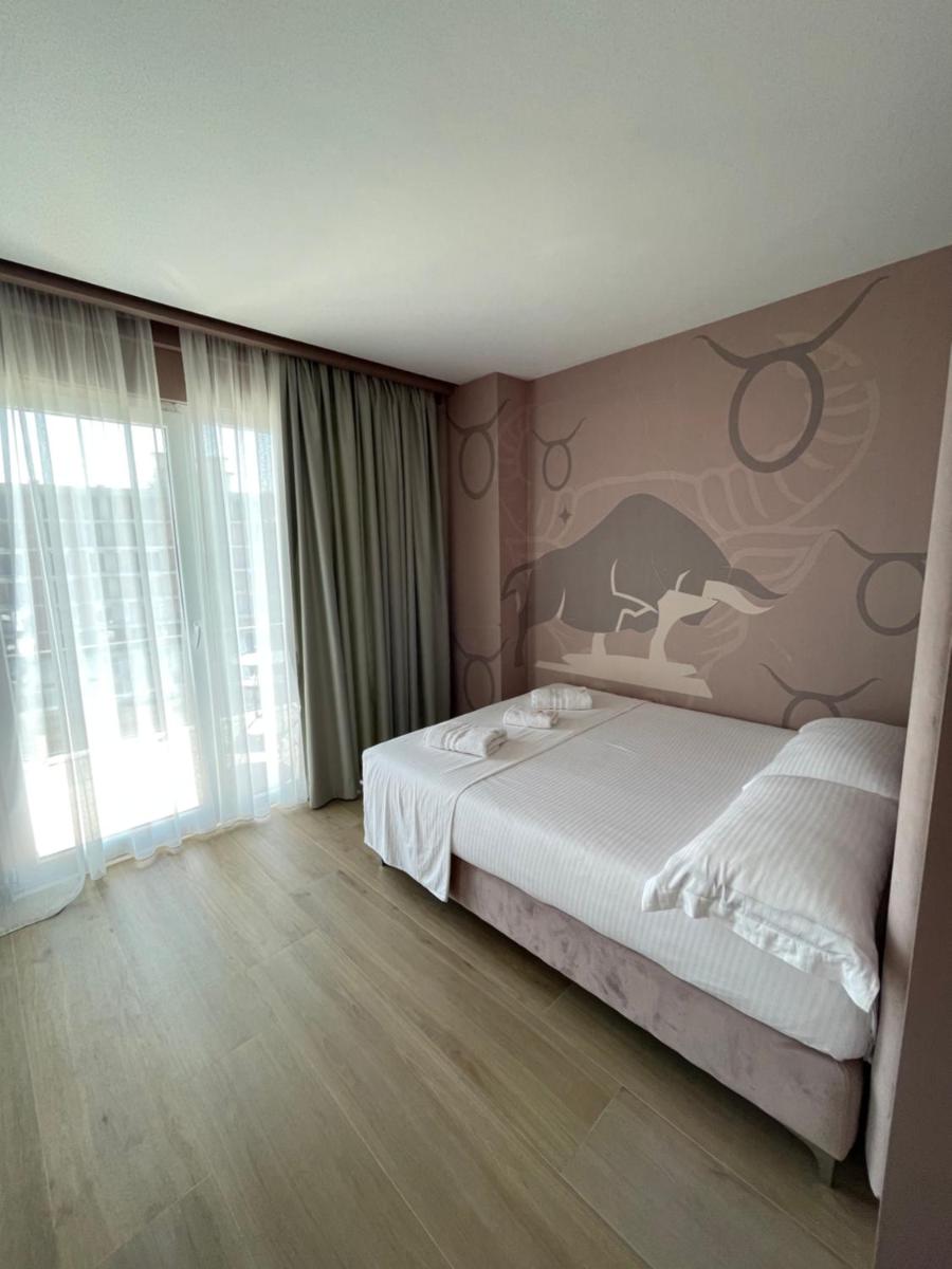 SACA HOTEL - Housity