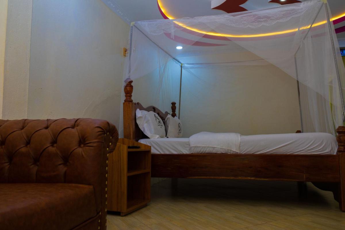 Suitetrails - Maanet Gardens Hotel