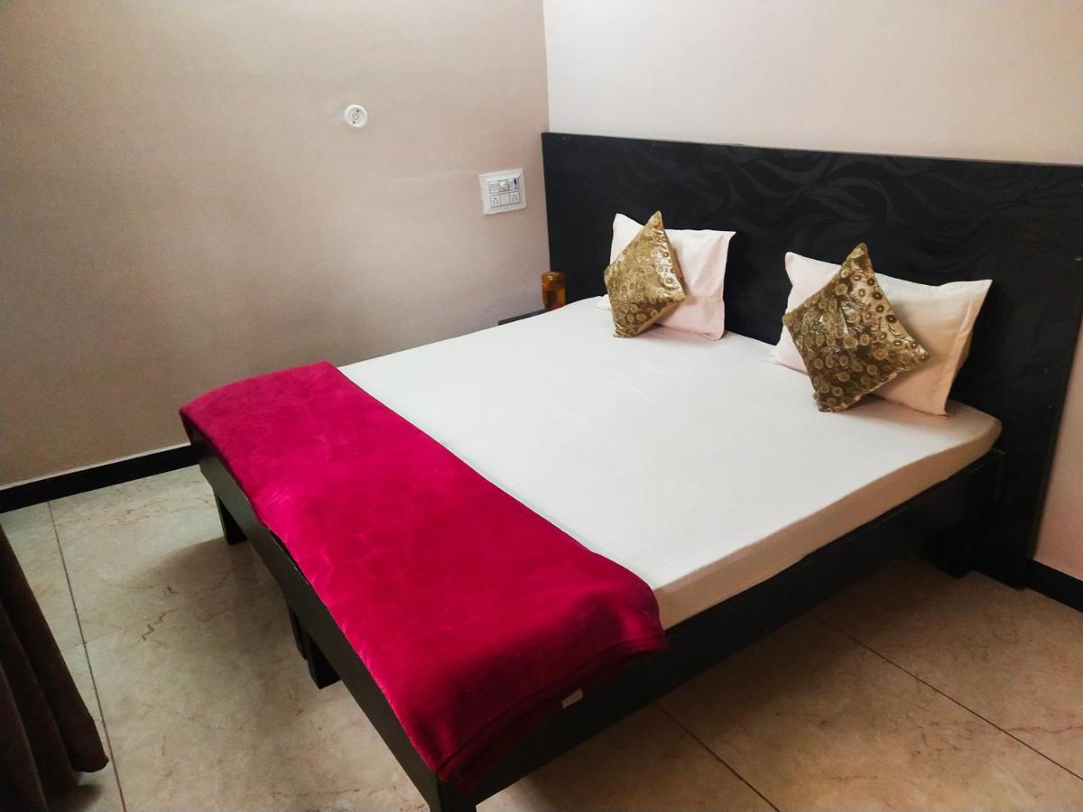 Hotel Shree Ram Nivas - Housity