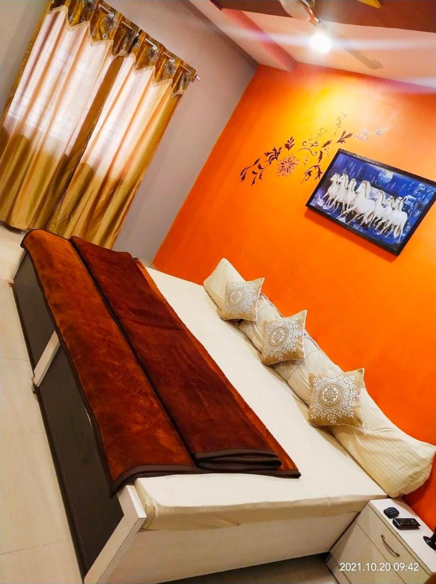 Hotel Shree Ram Nivas - Housity
