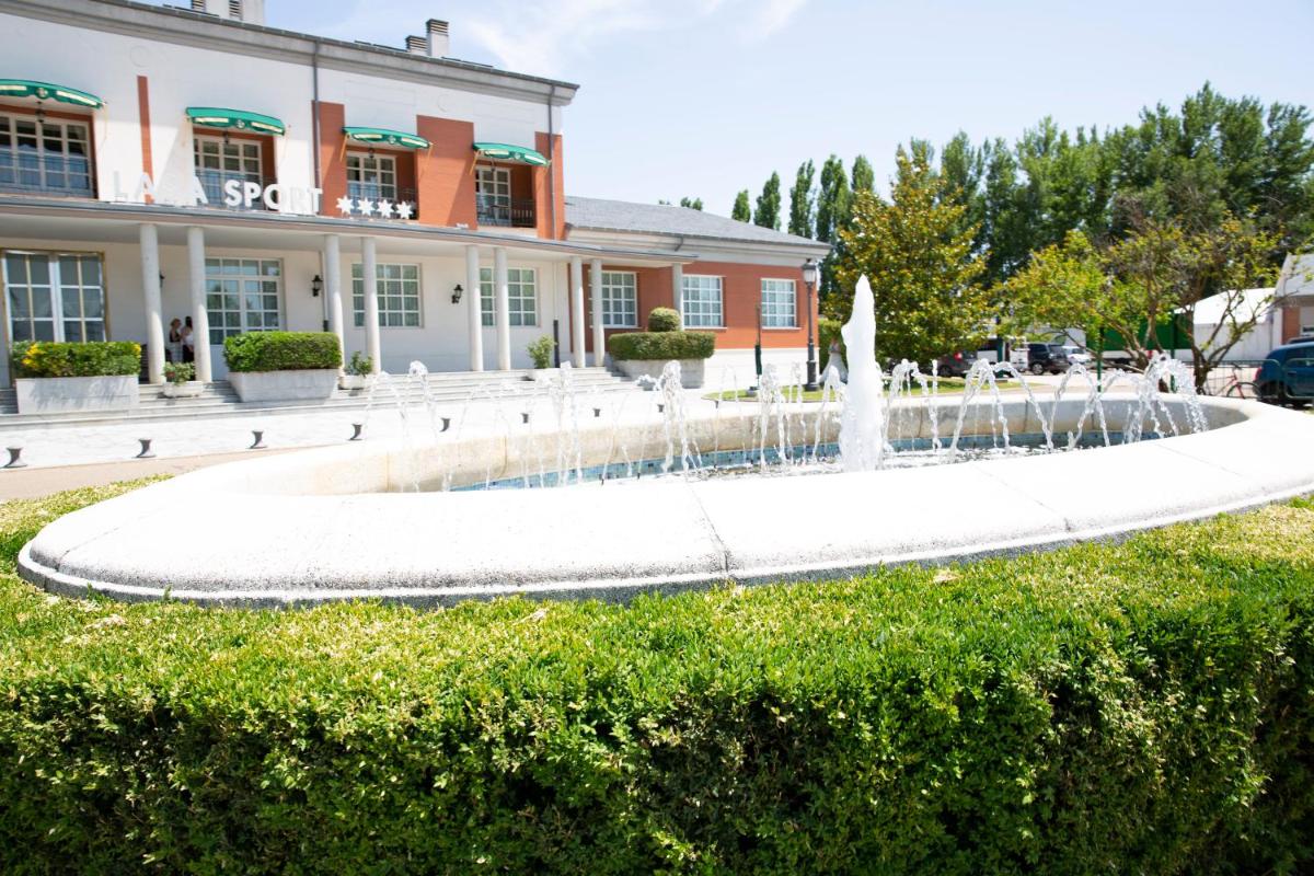 Hotel Lasa Sport - Housity