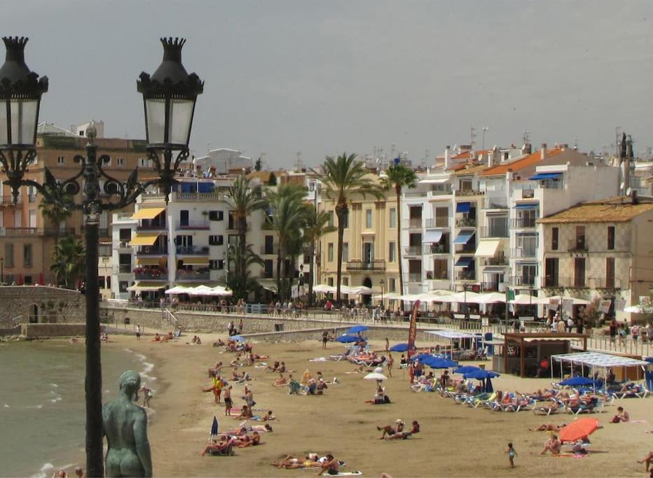 Tranquil large 5 bedroom family Villa sleeps 20 near sitges - Housity