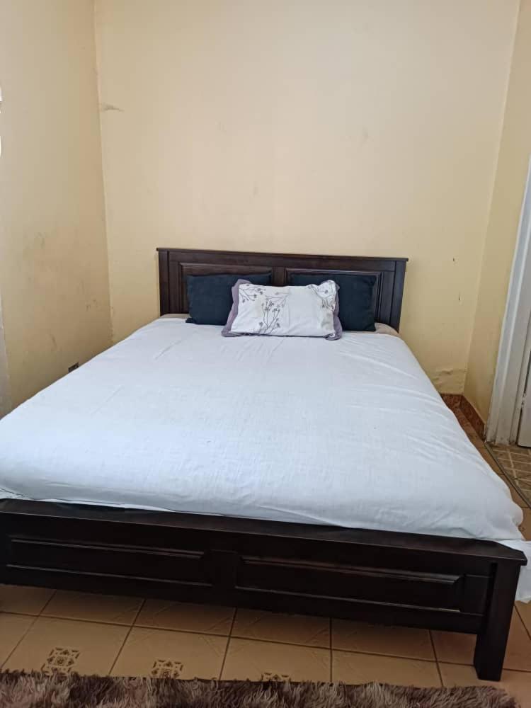 Suitetrails - Happy stay guest room