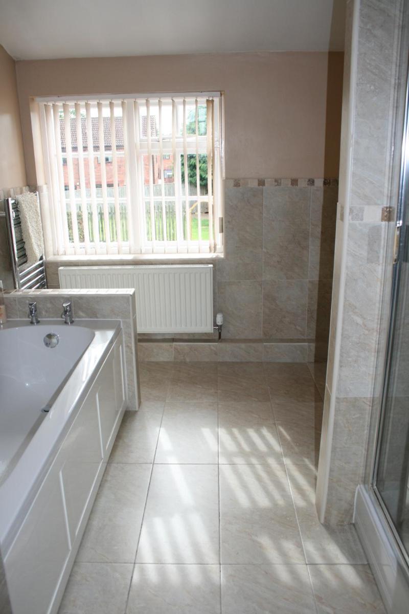 The Manor Guest House - Housity