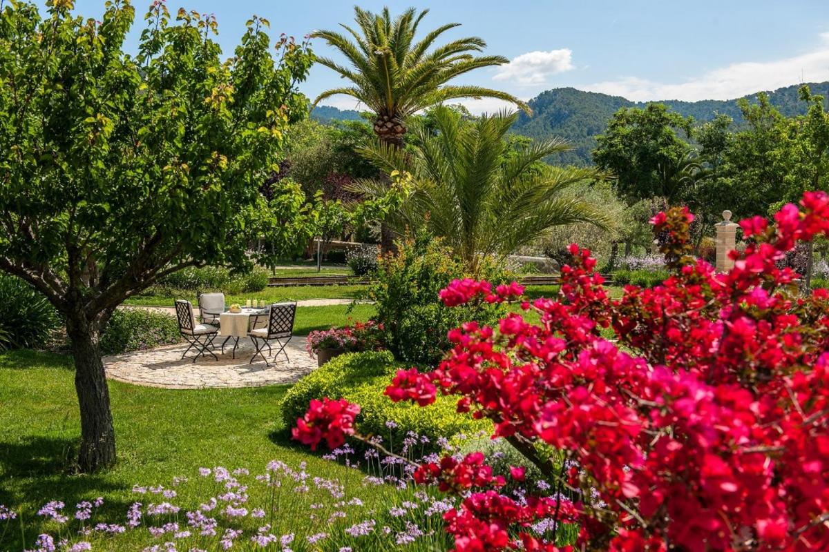 Jardín al aire libre en Castell Son Claret - The Leading Hotels of the World
