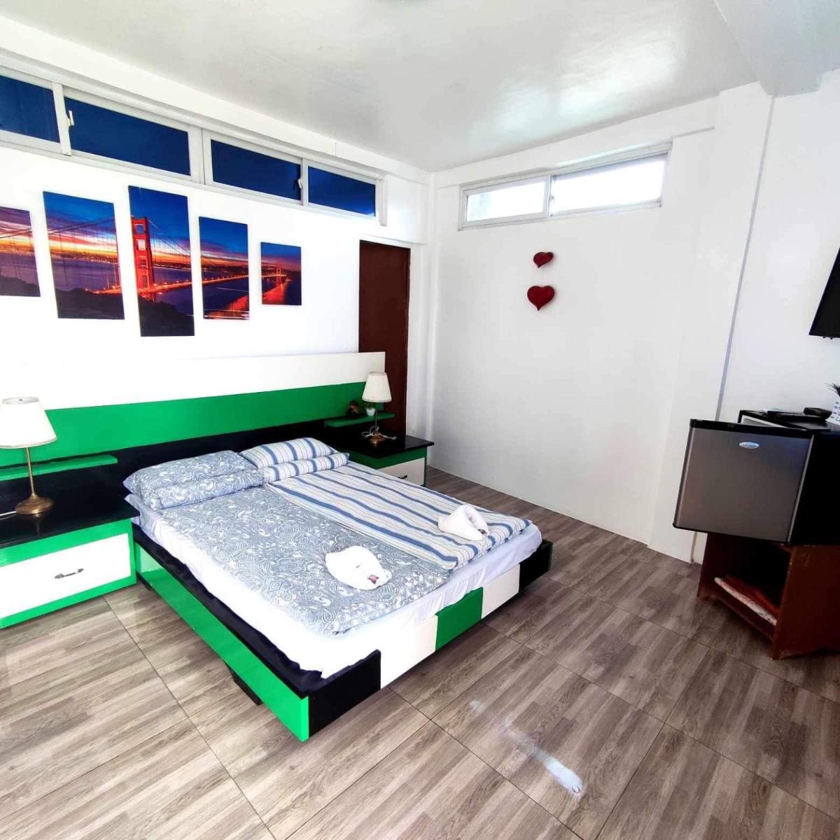 Suitetrails - Couple room in Holidays Beach Resort