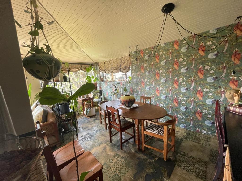 A Bird Cage Stay & Cottage - Housity