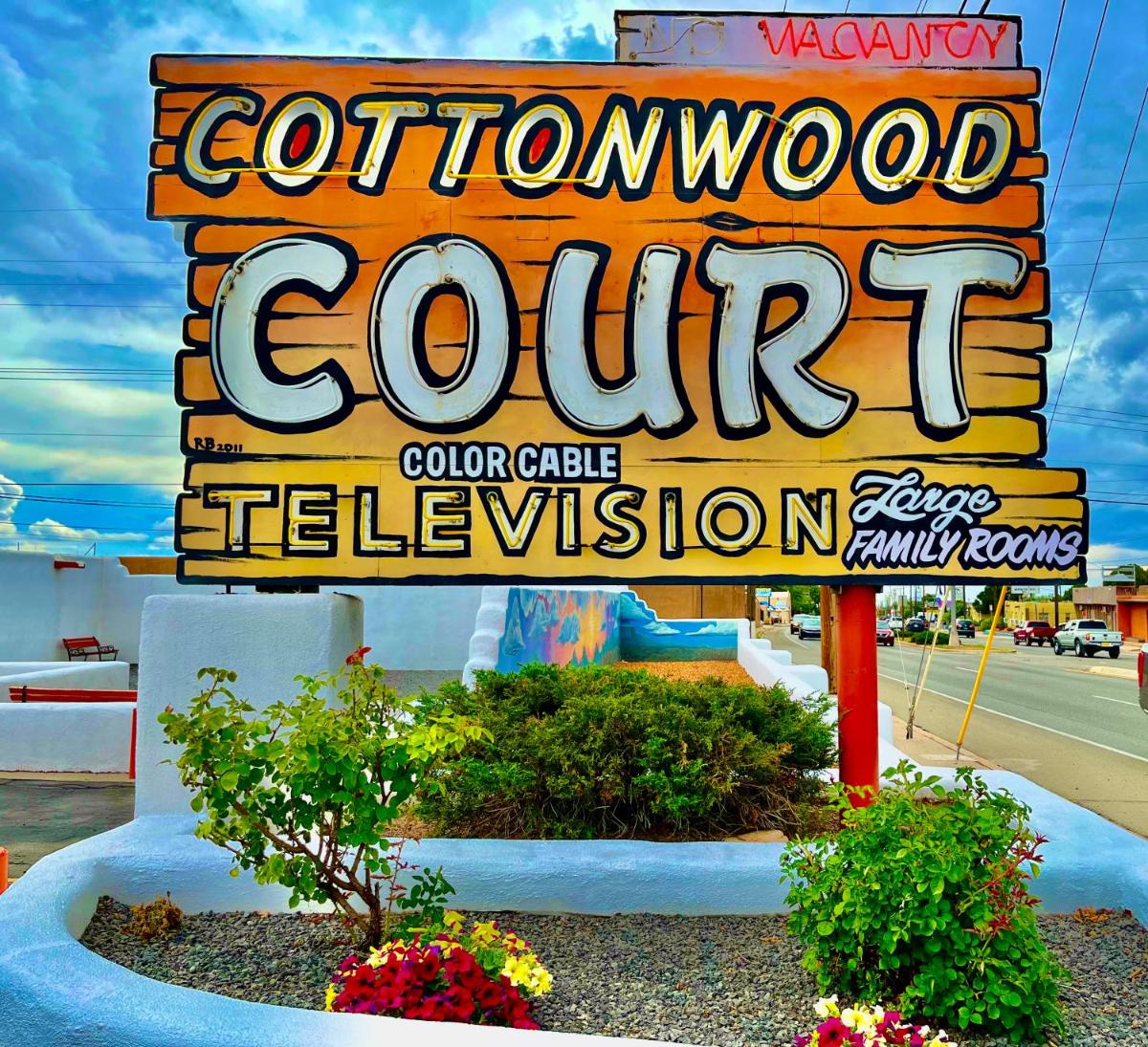 Cottonwood Court Motel - Housity