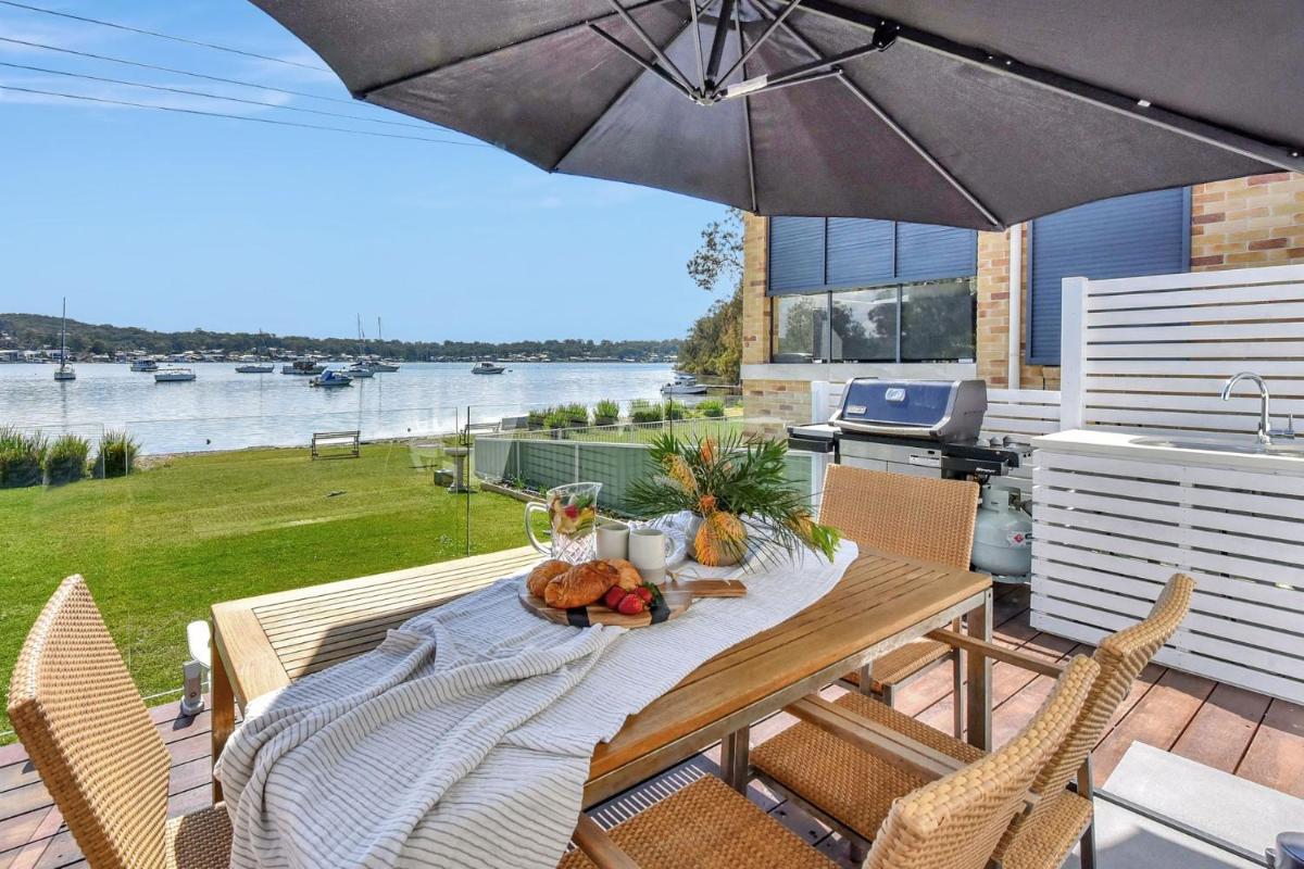 The Little Lake House at Rathmines waterfront on Lake Macquarie - Housity