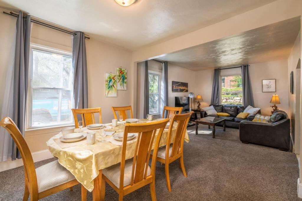 Entire house 3 bedroom Twin Cities, Specious, Entire House, AC - Housity