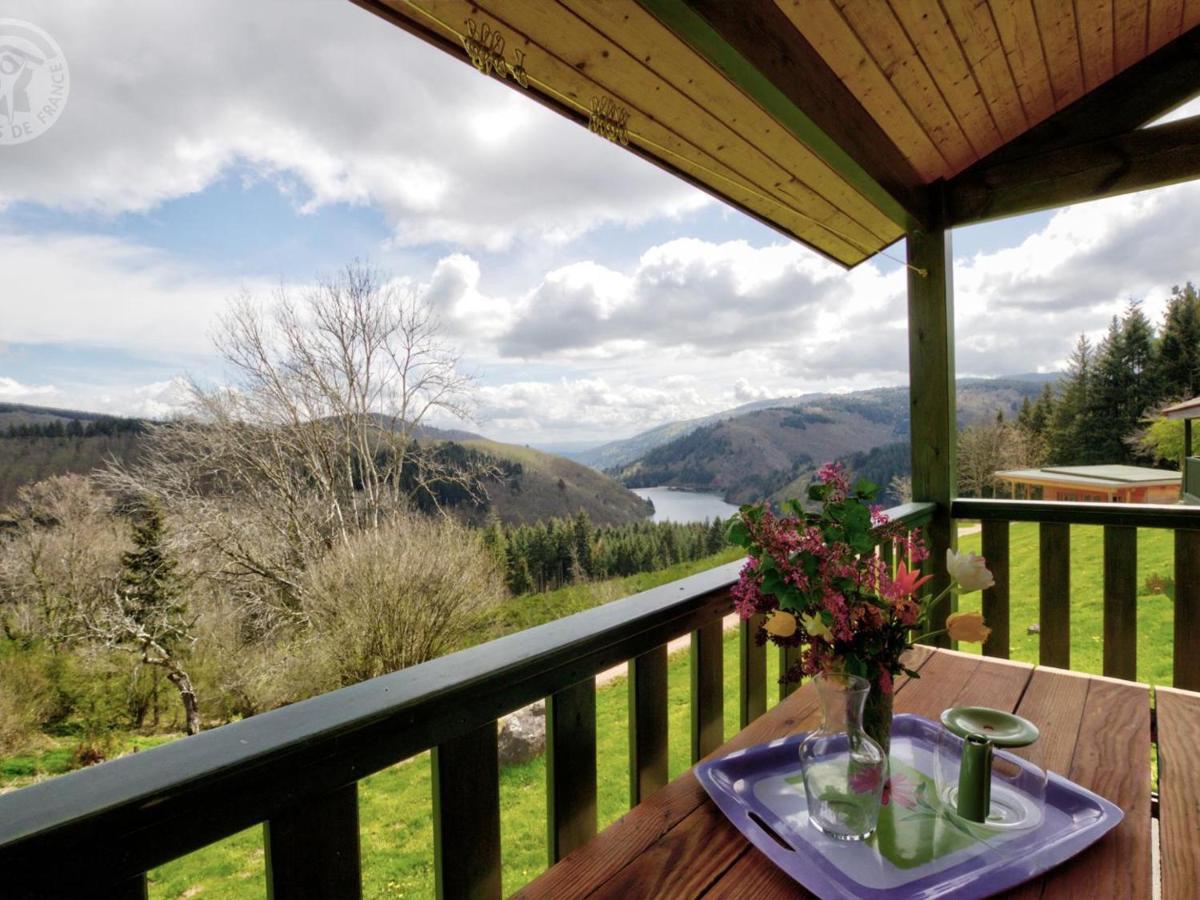 Chalet 2 Chambres avec Terrasse Privée, Activités et Équipements Complets en Pleine Nature - FR-1-496-242 - Housity