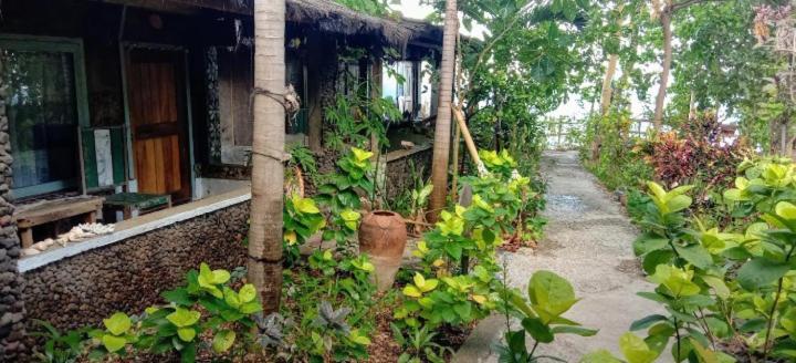 Kangen Beach Resort - Housity