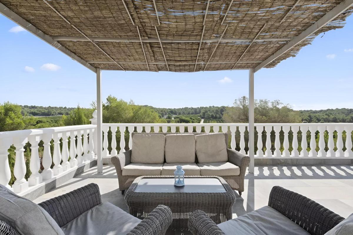 Villa KIP, private pool & jacuzzi surrounded by nature - Housity