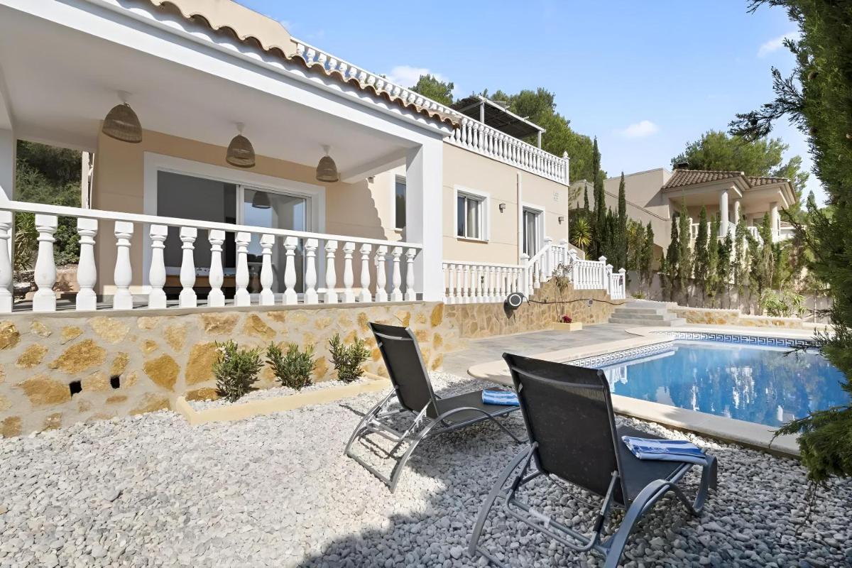 Villa KIP, private pool & jacuzzi surrounded by nature - Housity