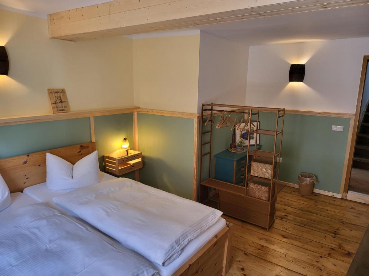 Pension Zur Neuenburg - Housity