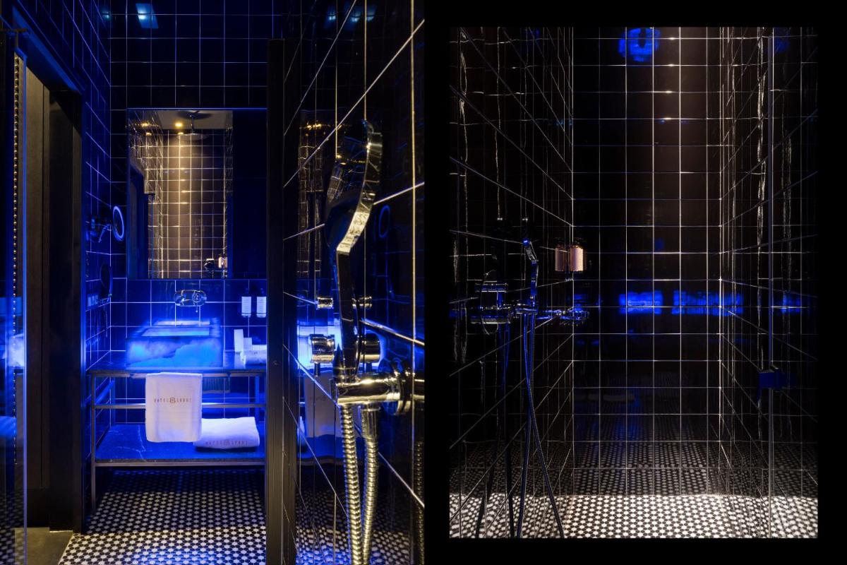 Un baño de Hotel Lobby