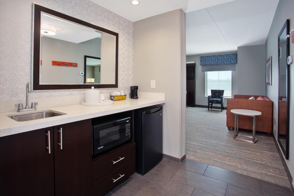 Hampton Inn & Suites Columbia/Southeast-Fort Jackson - Housity
