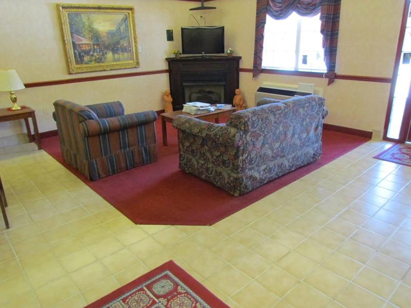 Western Inn & Suites Hampton - Housity