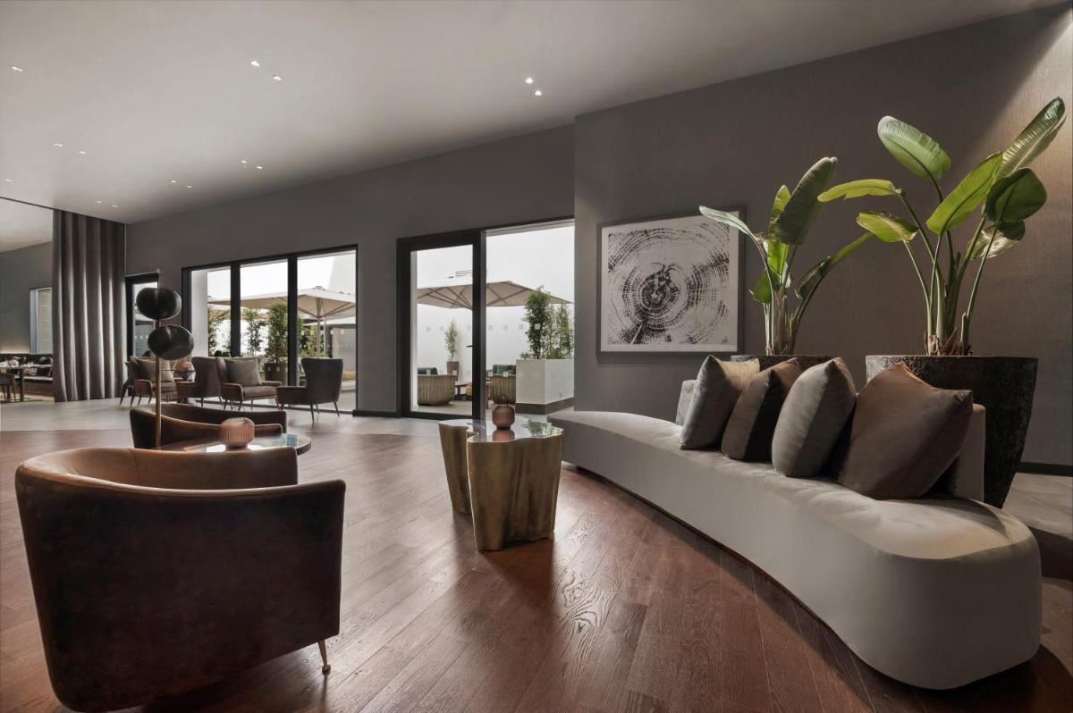 Uma área de estar em Hilton Porto Gaia