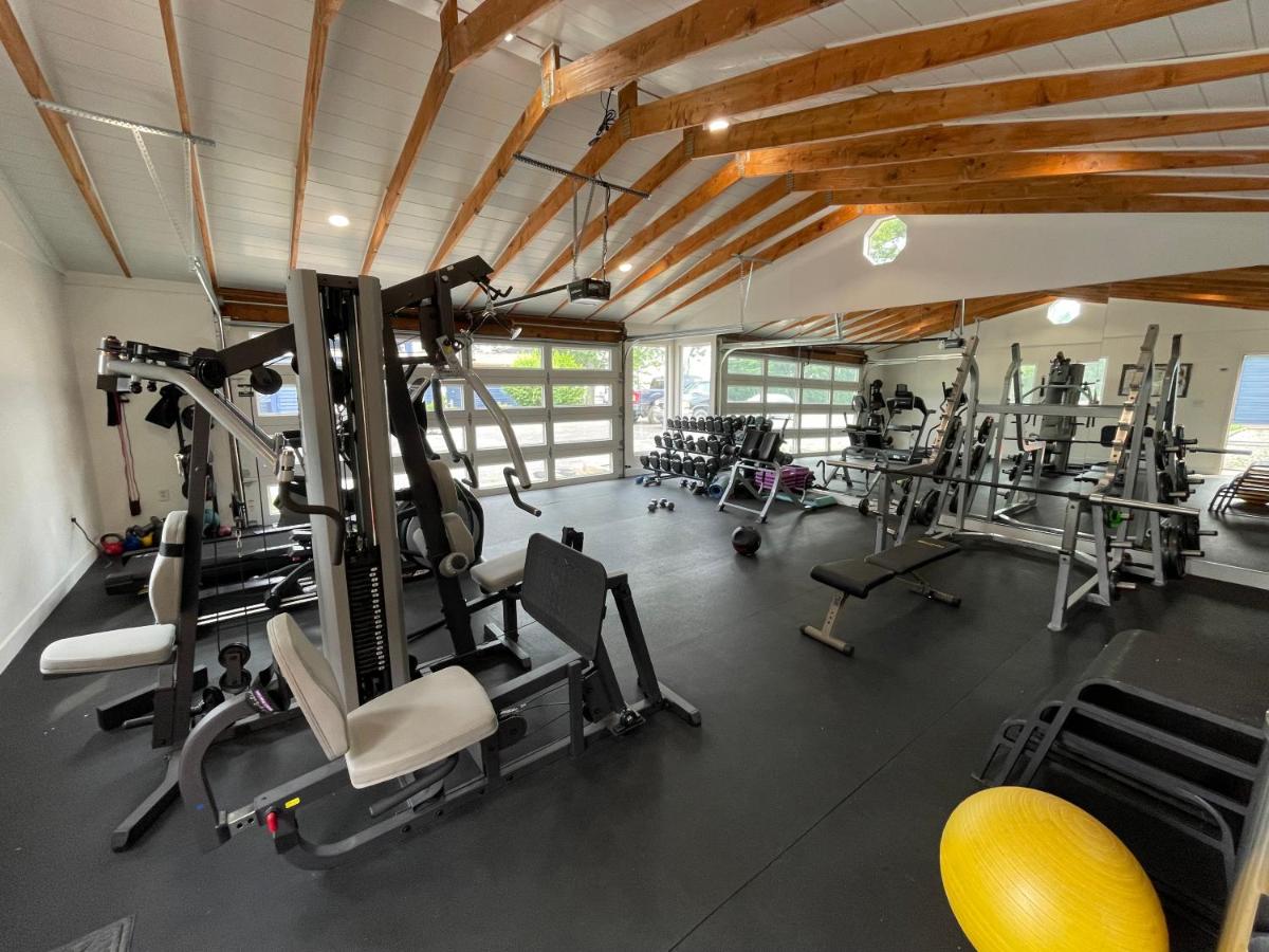 Lake Bluff Inn and Suites - Housity