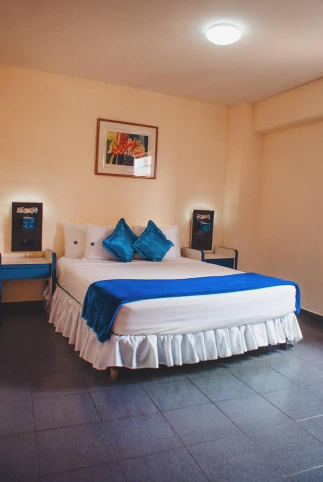 Hotel Crillon - Housity
