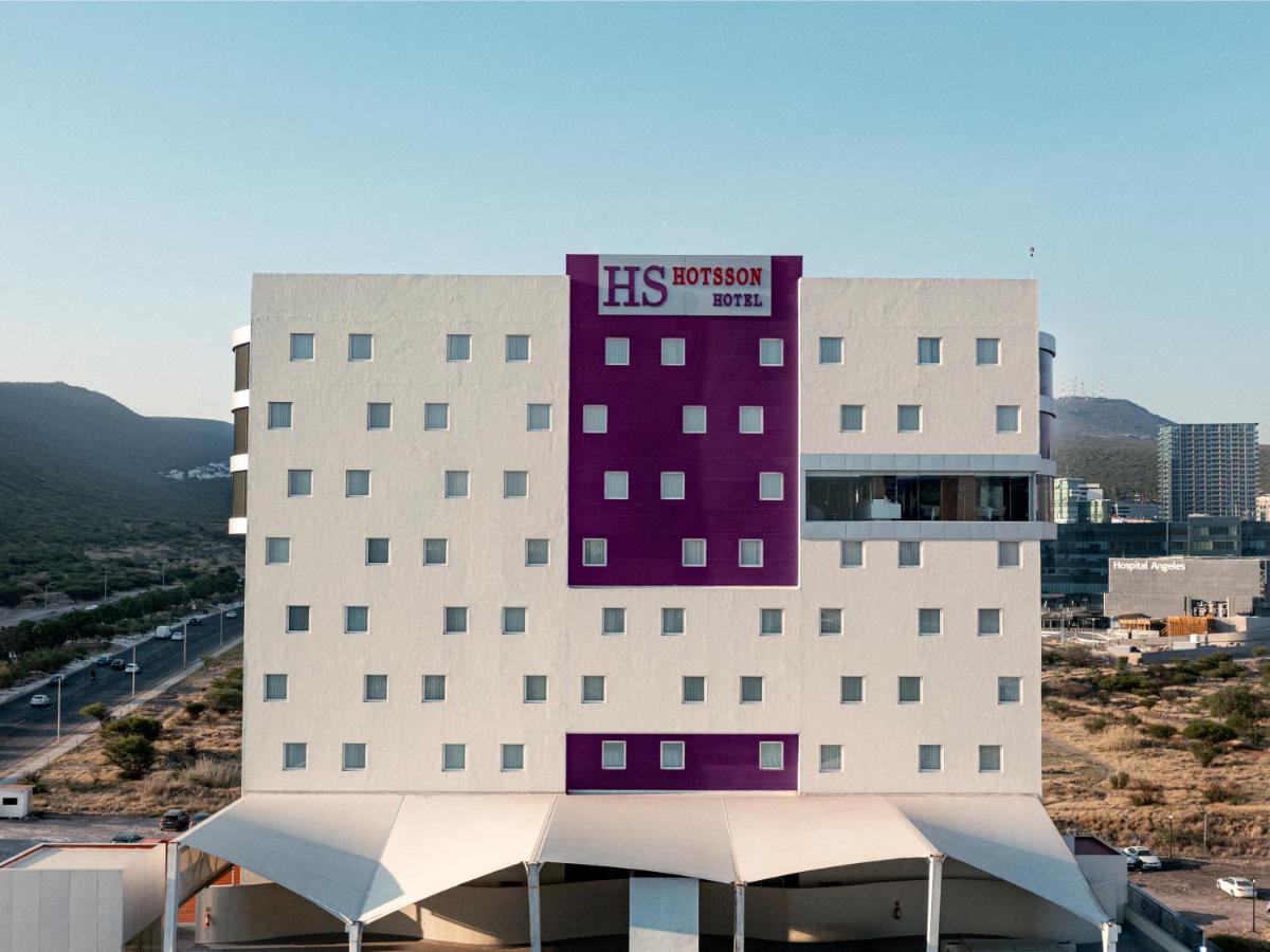 HS HOTSSON Hotel Queretaro - Housity