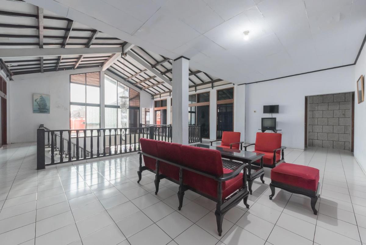 RedDoorz Syariah near Taman Kota Kuningan - Housity