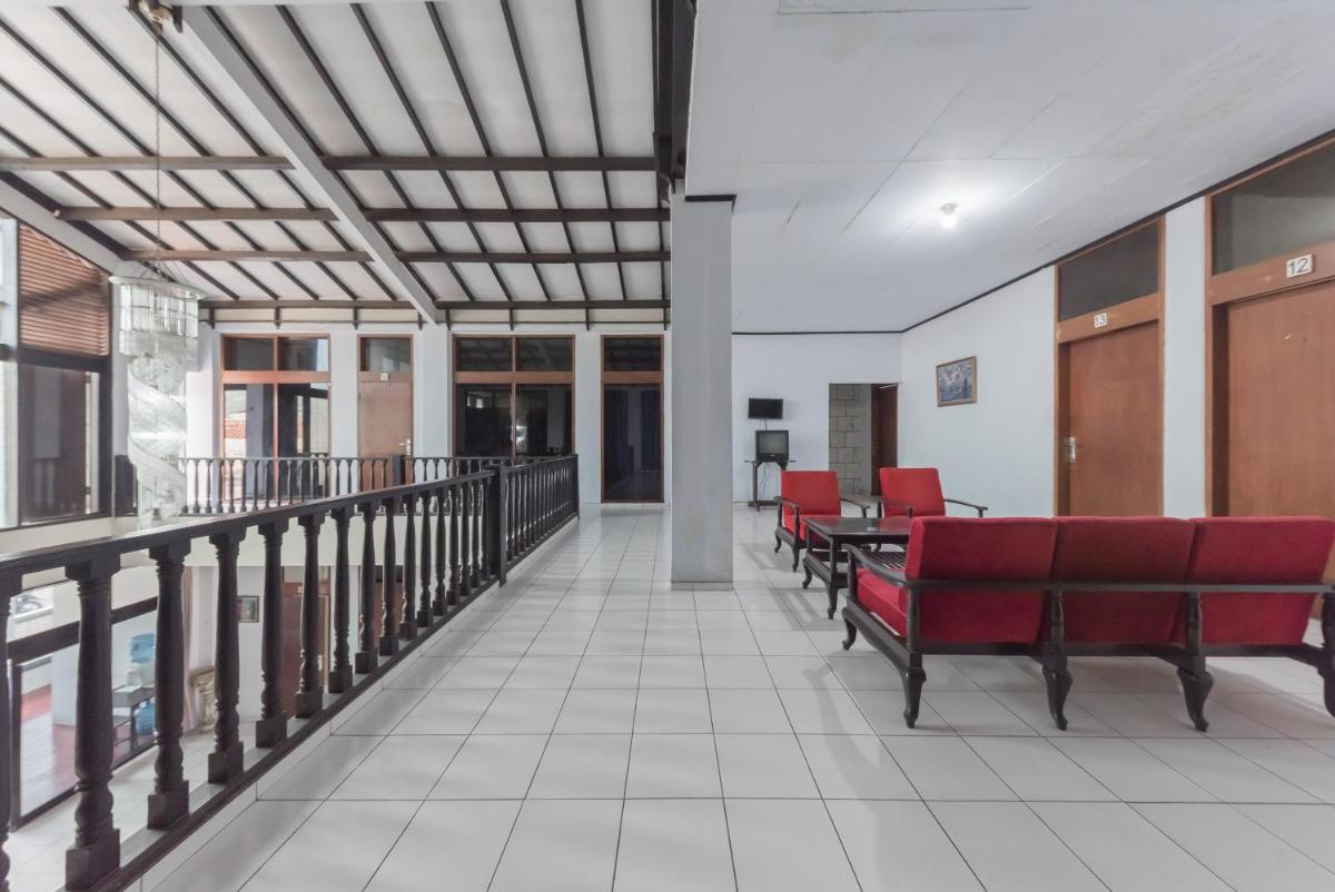 RedDoorz Syariah near Taman Kota Kuningan - Housity