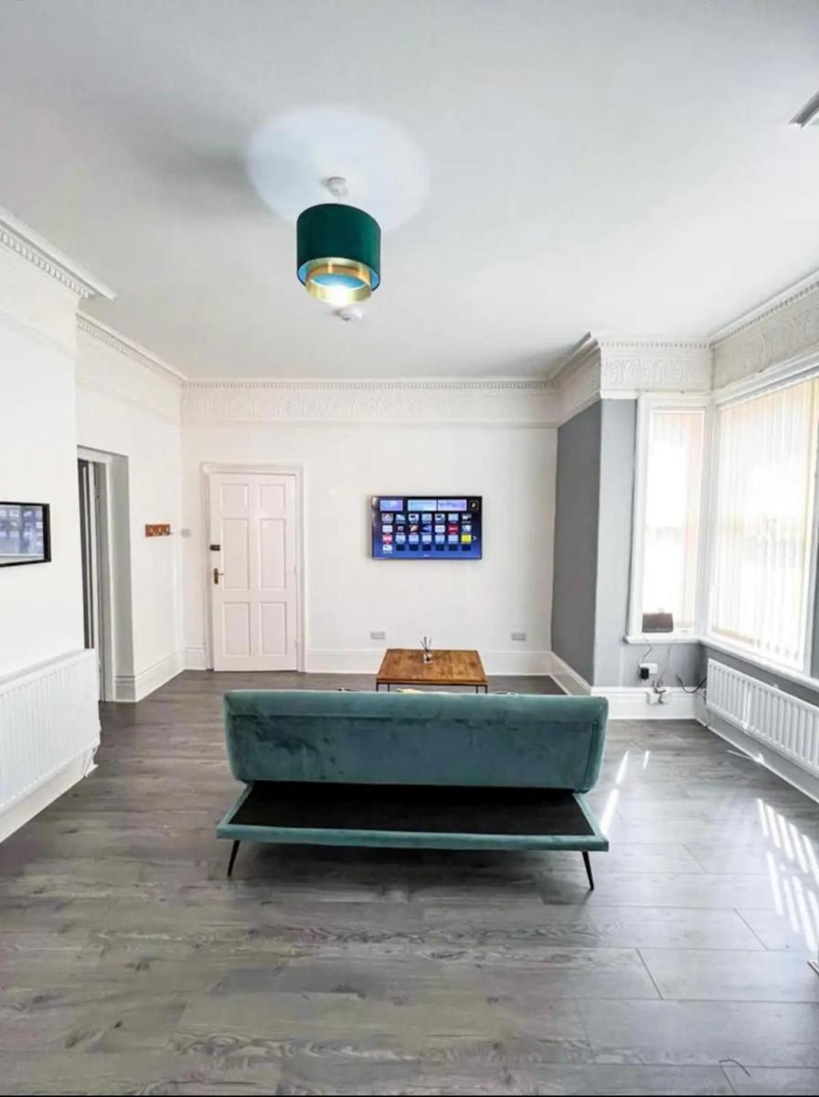 Lovely 1-bedroom apartment, free street parking - Housity