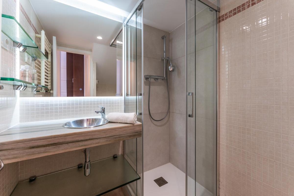 Beach Villa Cristina by HHBCN - Housity