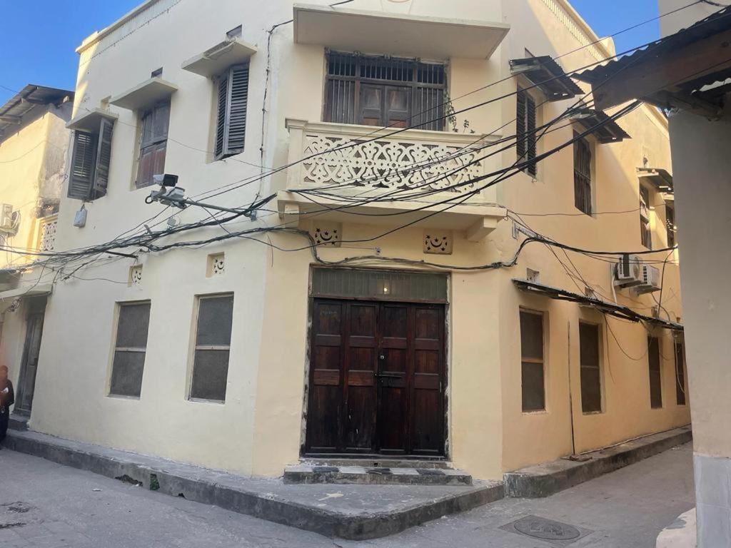 SAFARI - Housity