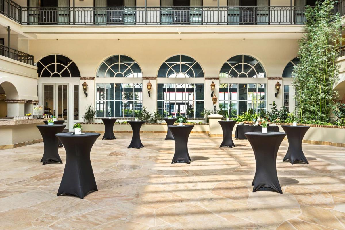 Embassy Suites by Hilton Los Angeles International Airport South - Housity