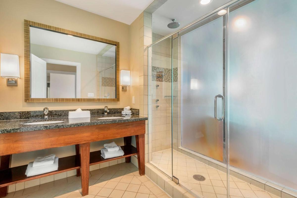 Hilton Vacation Club Ocean Beach Club Virginia Beach - Housity