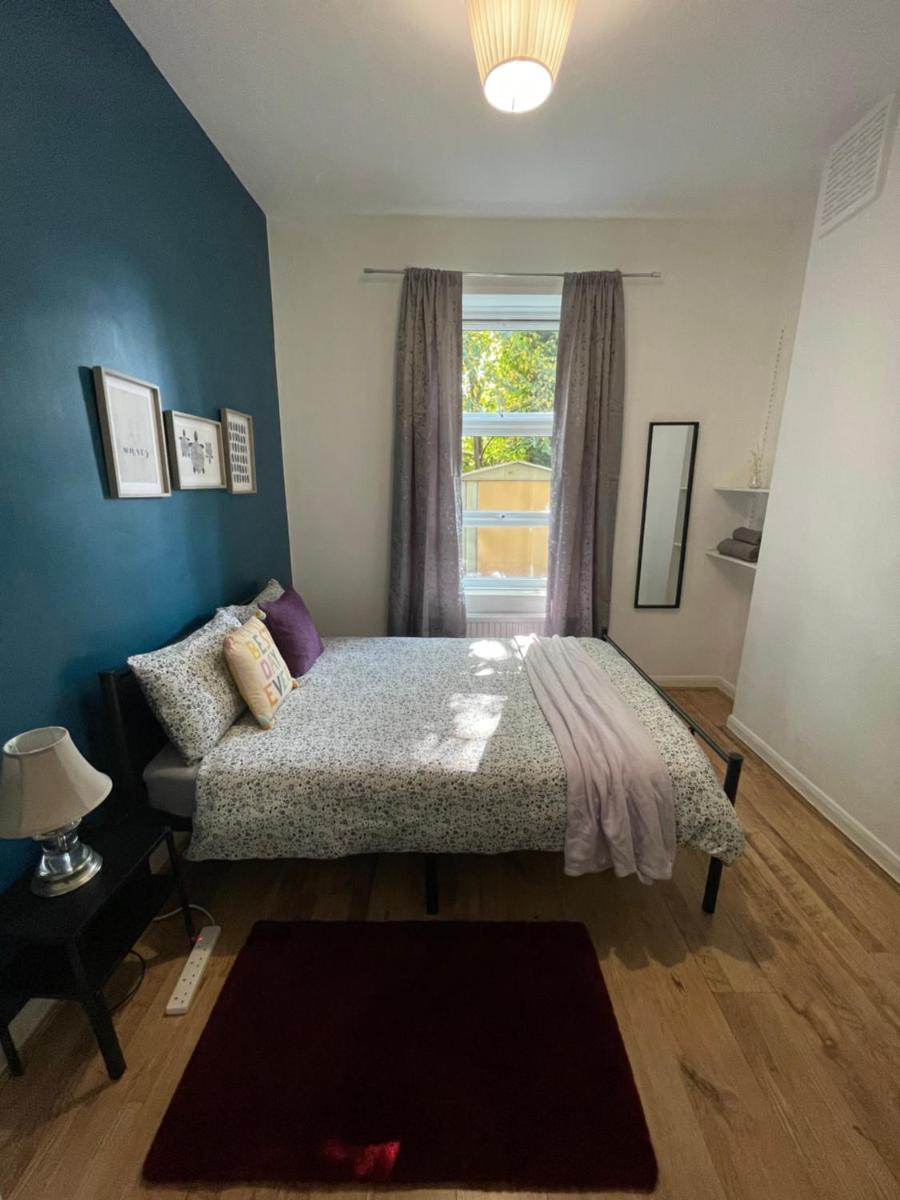Contemporary Private ROOMS Near Central London - Housity