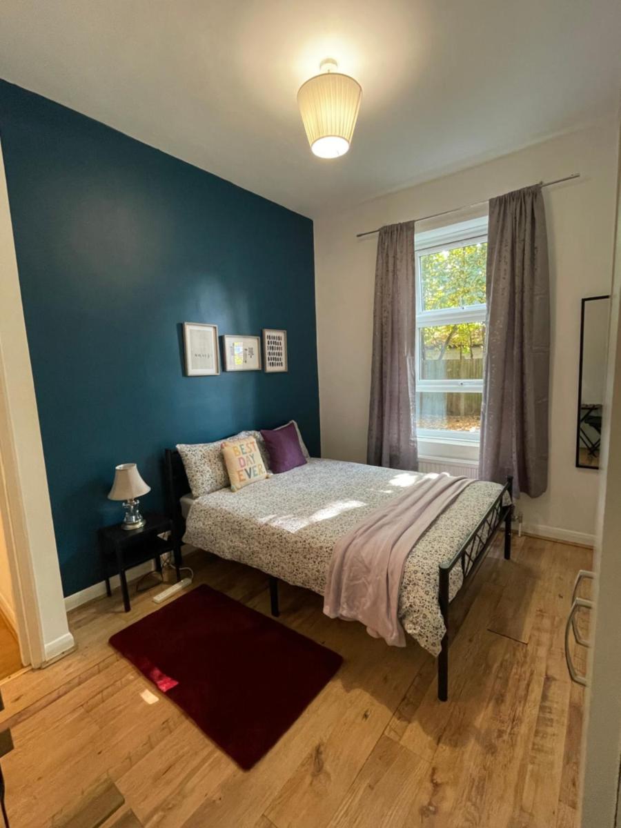 Contemporary Private ROOMS Near Central London - Housity