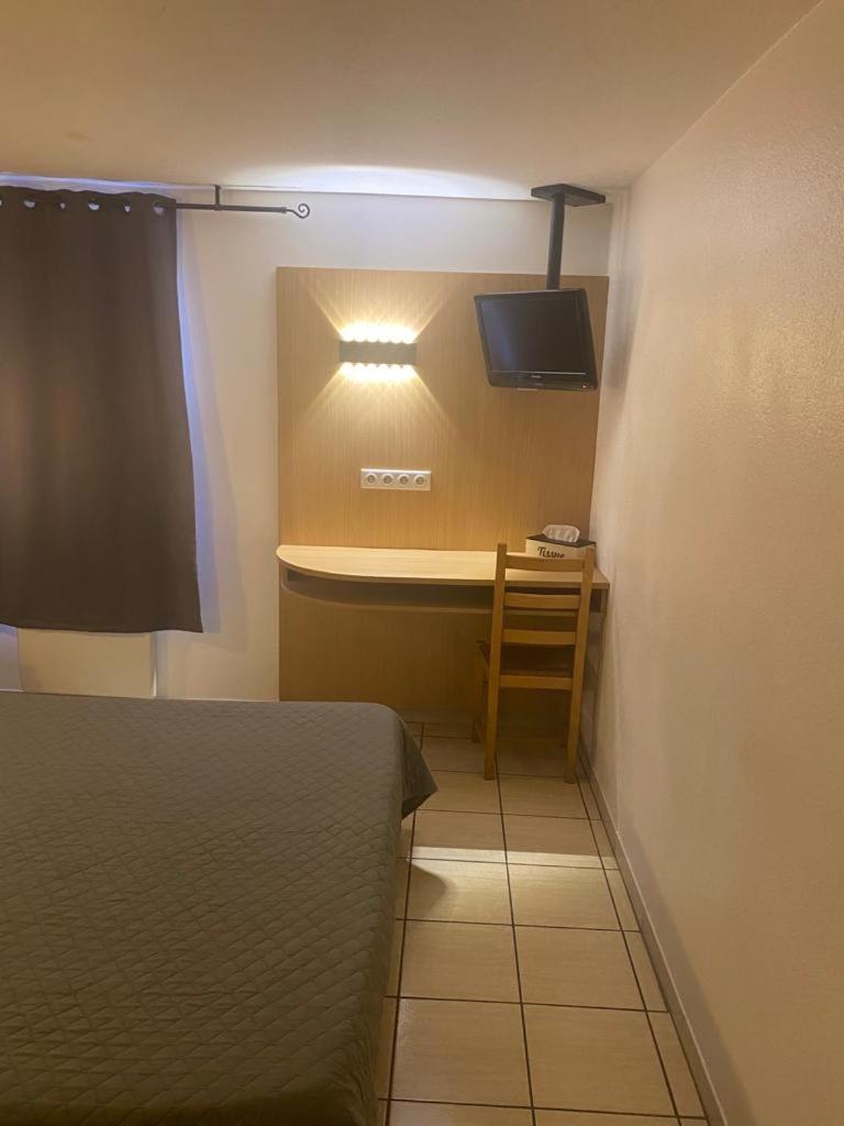 Confort Hôtel - Housity