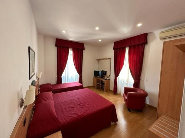 Hotel L'Isola - Housity