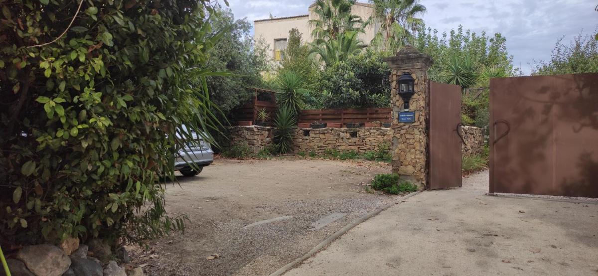 Maison d'hôtes Coeur d'Hérault - Gîte et Chambres d'hôtes - SPA & Massages - Housity
