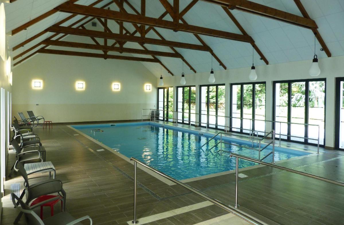 Piscine de l'établissement Loire & Sens ou située à proximité