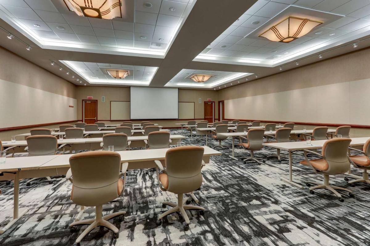 The Chattanoogan Hotel, Curio Collection By Hilton - Housity