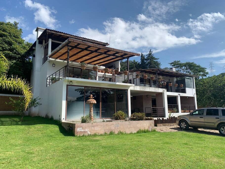 Suitetrails - Casa con vista al lago