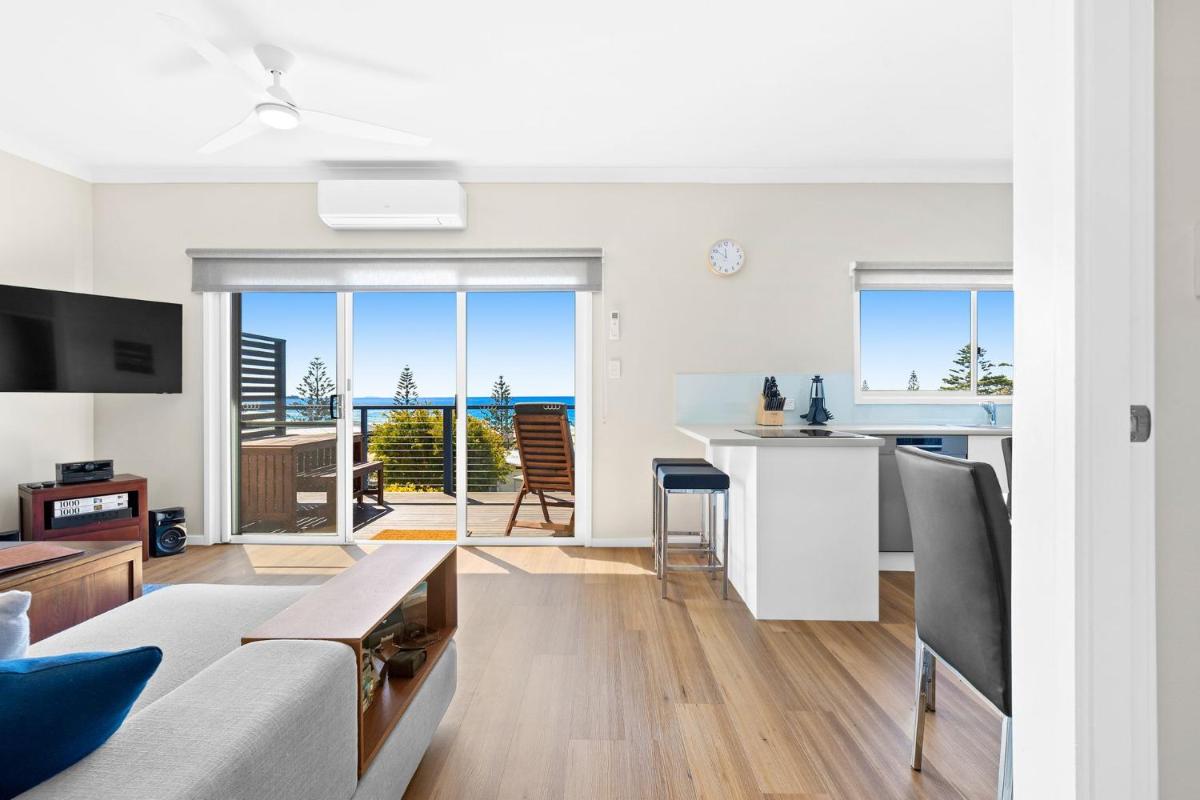 22 Dulling Street Beach House - Housity
