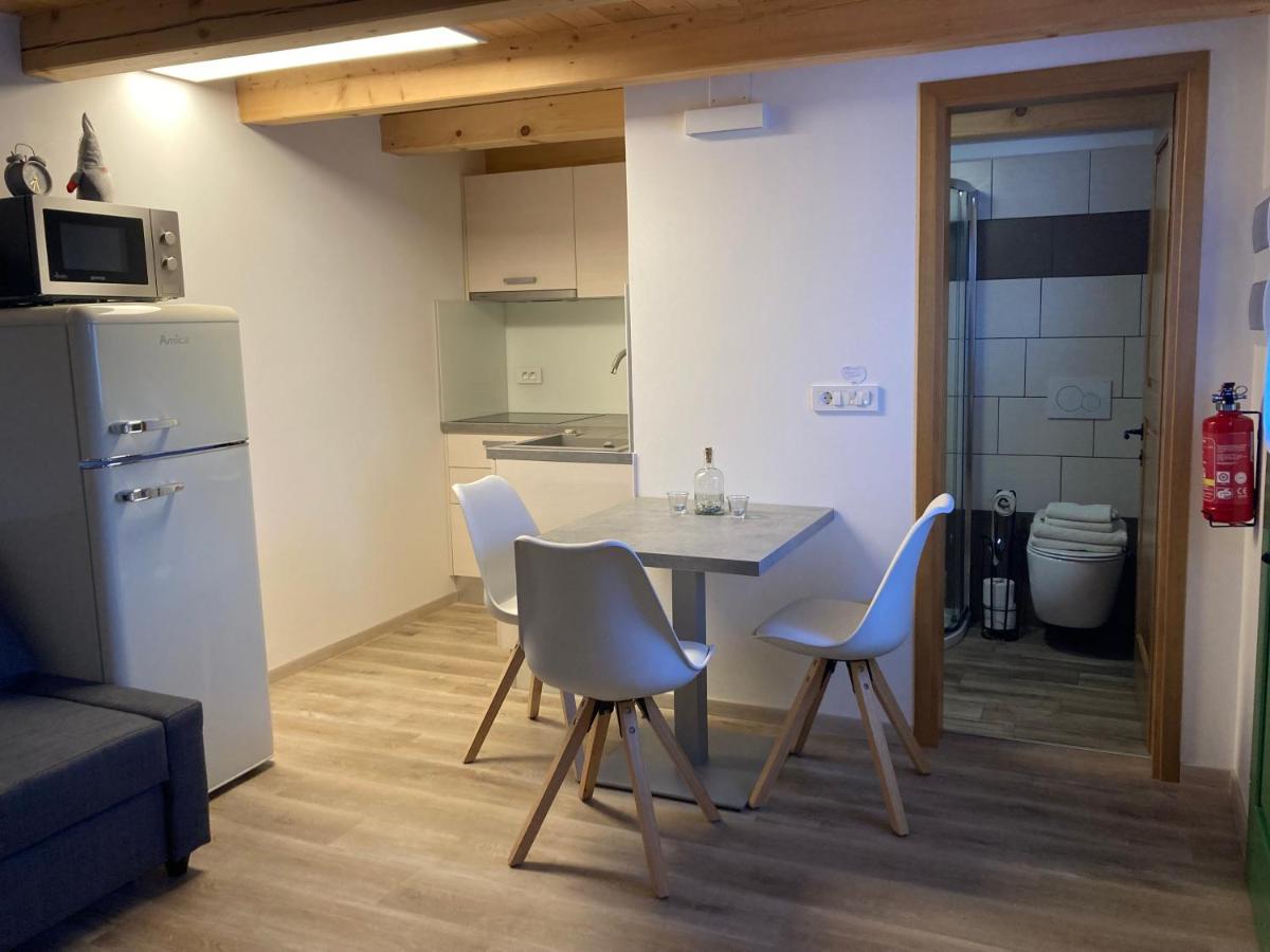 Apartma HIŠKA - Housity