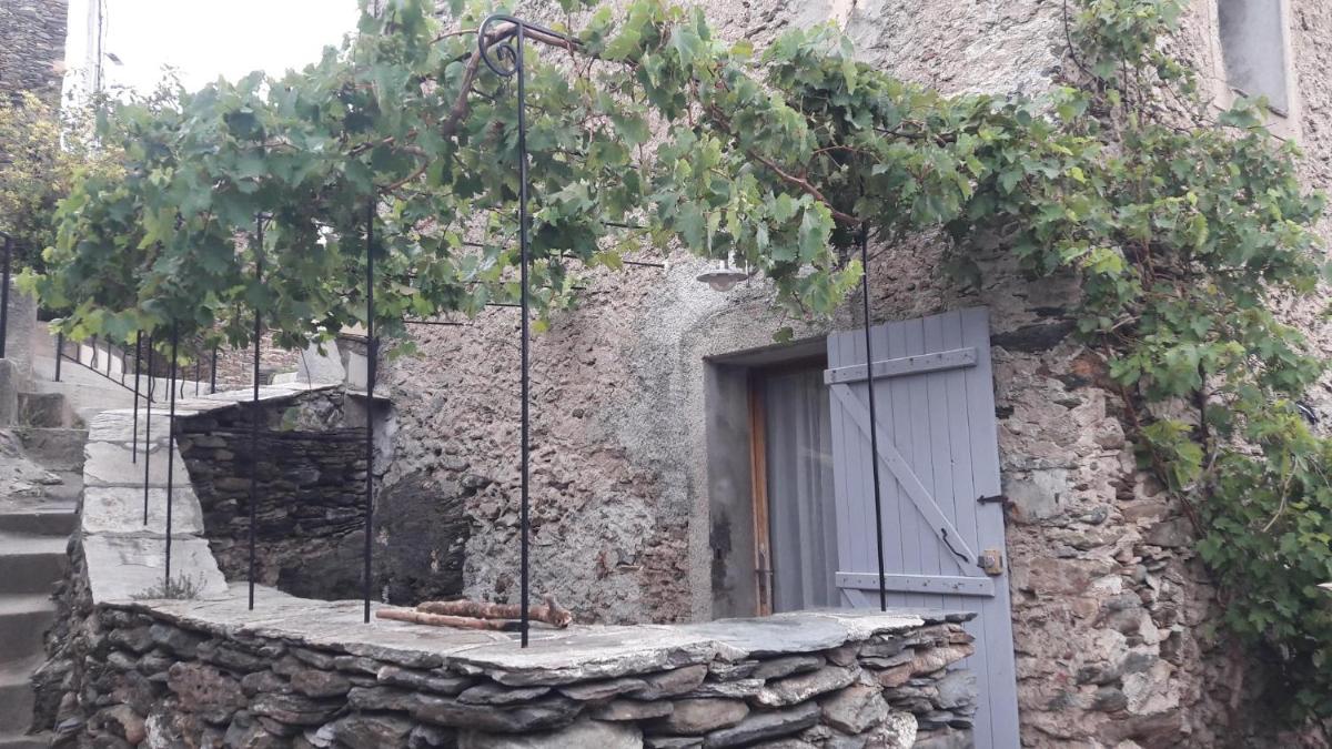 Suitetrails - Maison de village à 2 km de la mer SISCO Cap Corse 15 kms Bastia