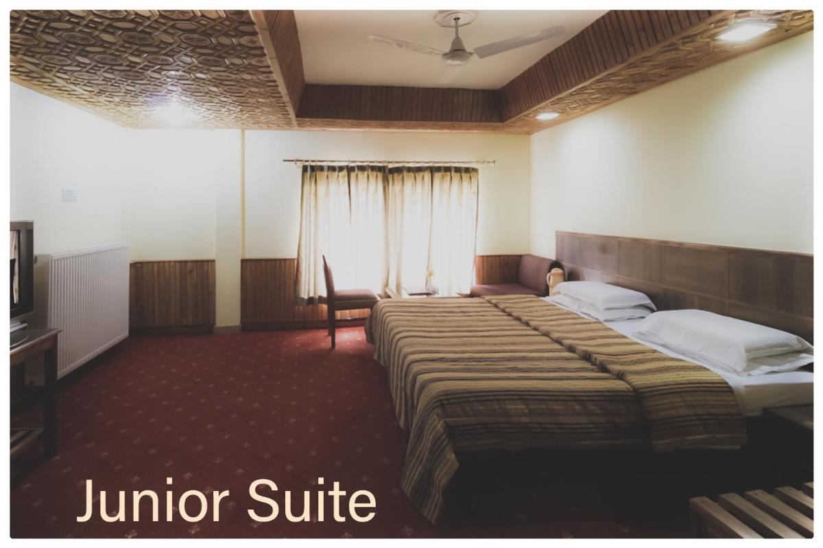 Vardaan Hotels - PatniTop - Housity