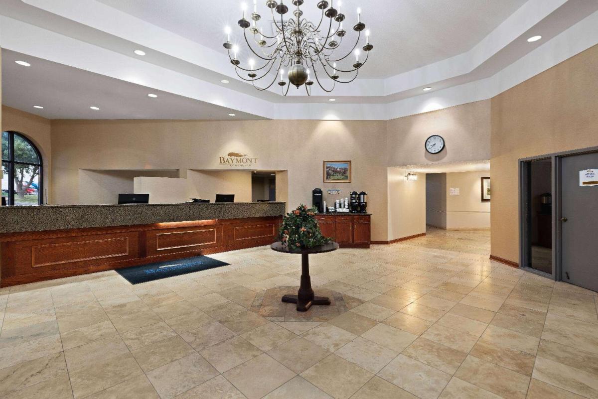 Baymont by Wyndham Shakopee - Housity