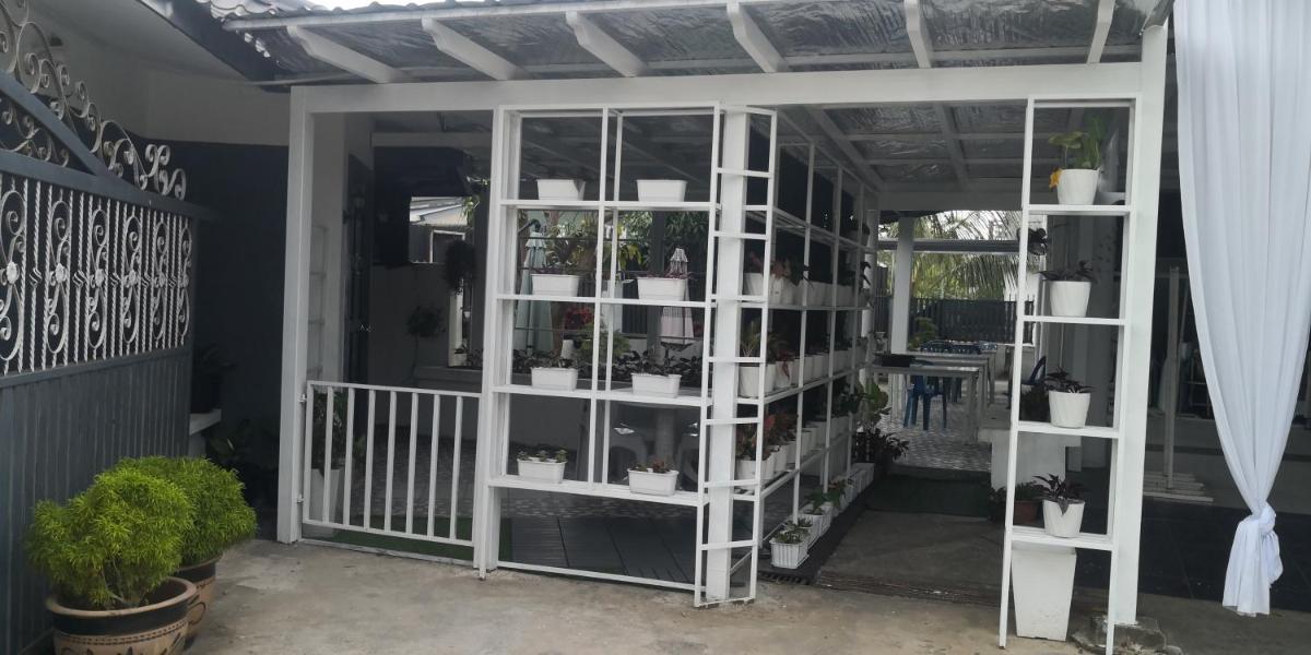 Cottage Garden - Housity